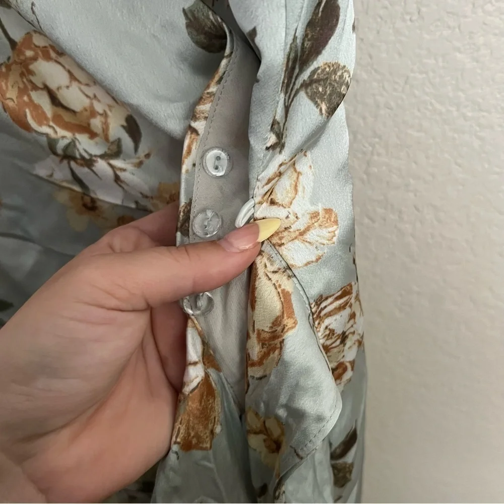 Dress Forum Satin Floral Tulip Wrap Dress‎ Size: S